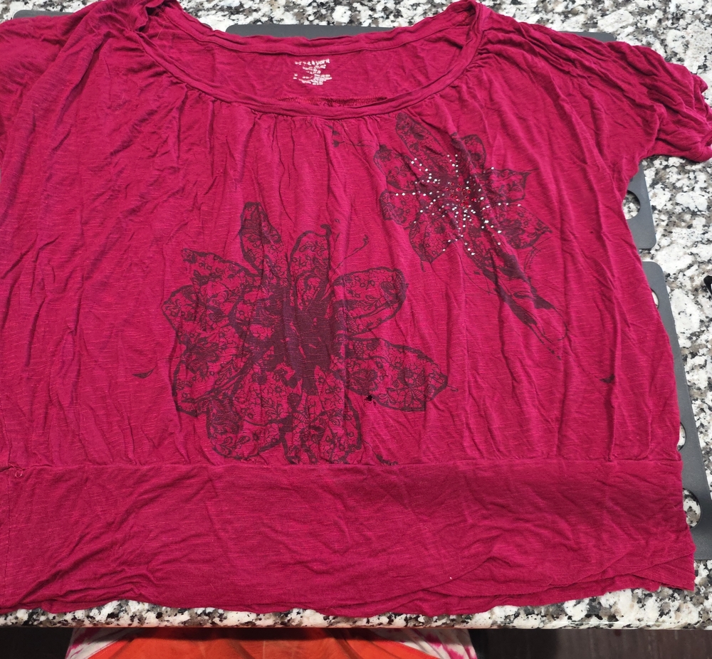 Red Floral Scoop-Neck Women’s Top